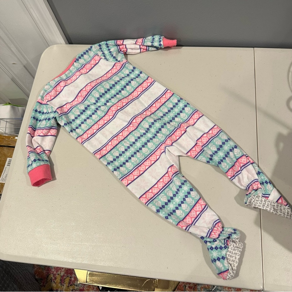 Bundle Carter’s Printed Fleece Sleepers (2) & Pink Hooded Fleece One Piece (1) - Picture 10 of 11